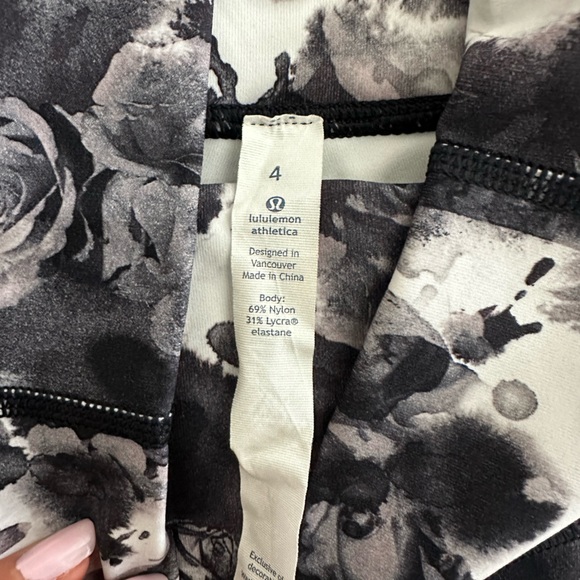 Lululemon shorts | Size 4 - Picture 3 of 3